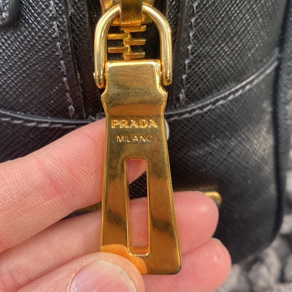 EUC PRADA SAFFIANO LUX LEATHER HANDBAG PURSE WITH ADDITIONAL SHOULDER STRAP - Picture 15 of 16